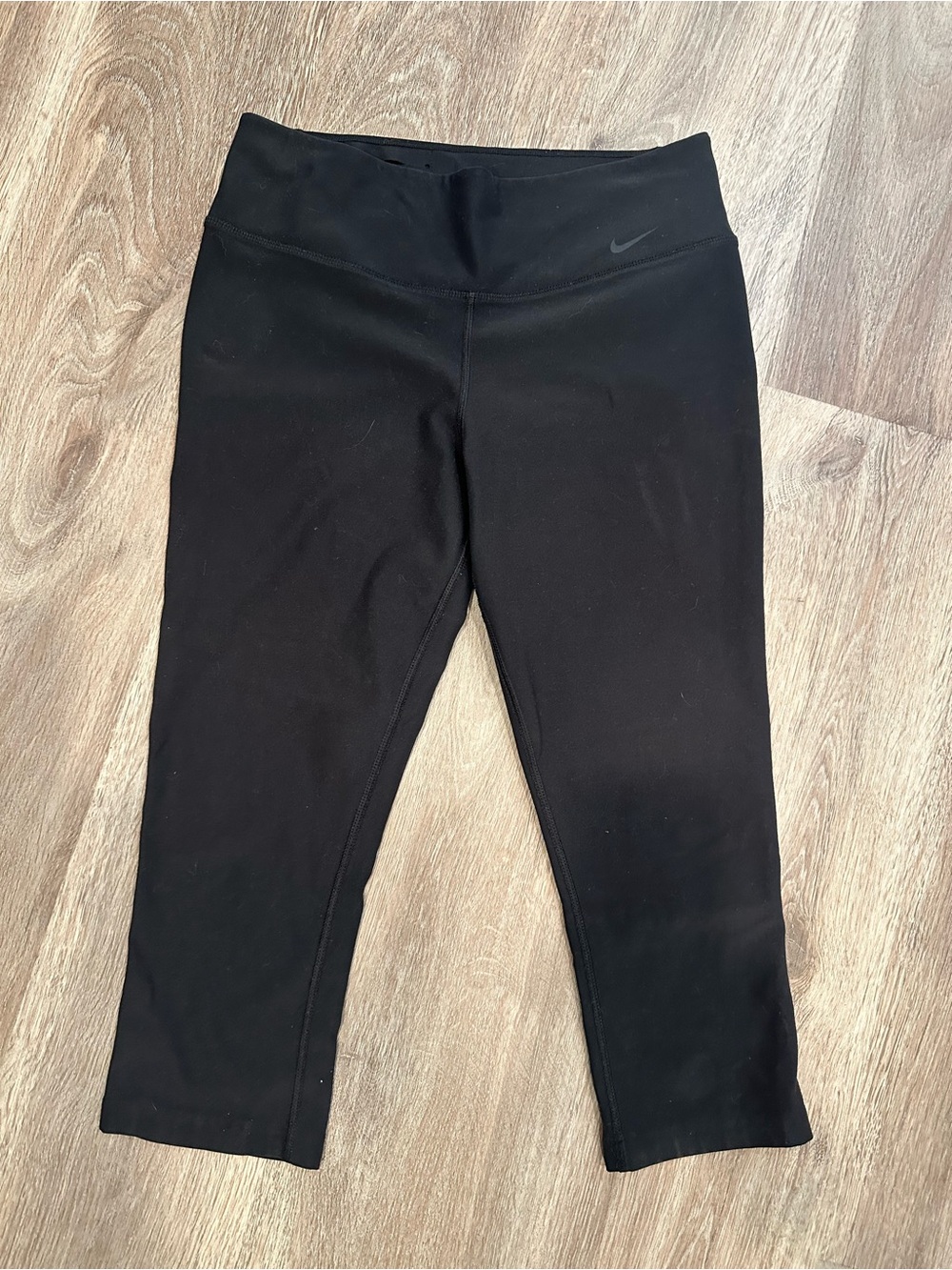 Nike Women’s Black Medium Capri Workout Panta